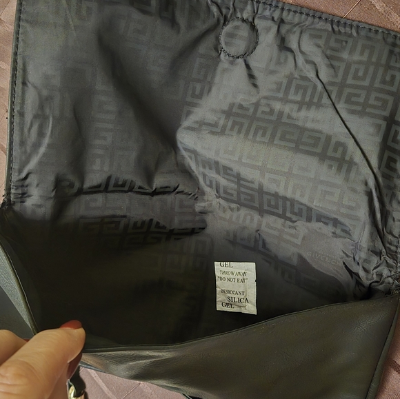 Givenchy black pochette/ clutch, for perfume or  make up use - Picture 5 of 10
